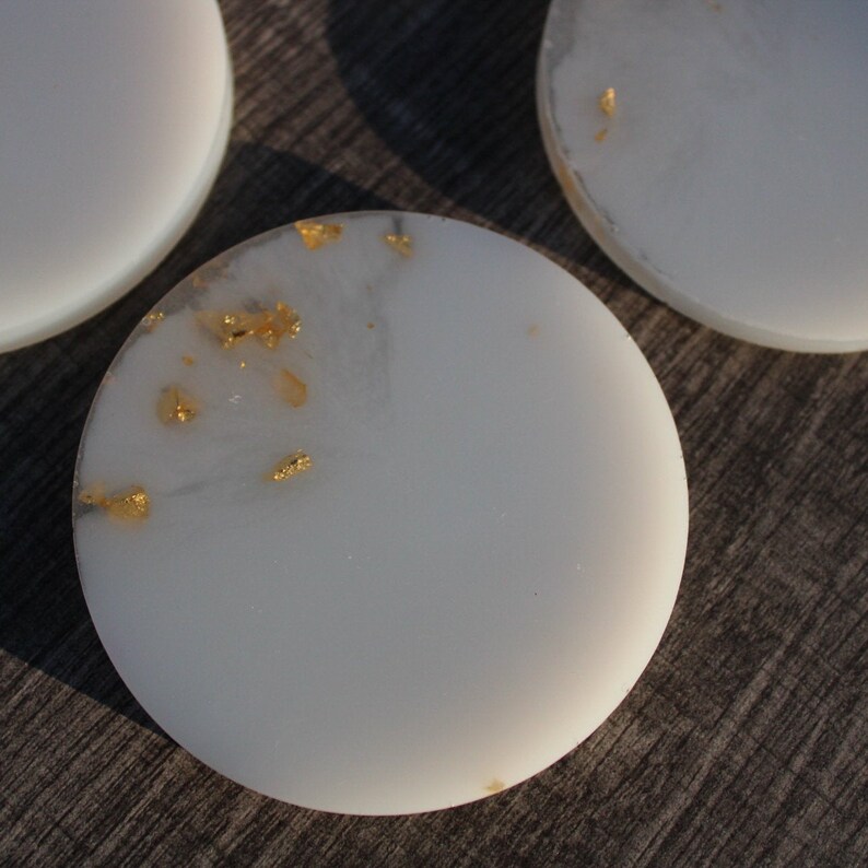 Set of 4 White and Gold Flake Resin Coasters