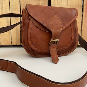 Handgefertigte Leder Crossbody Tasche für Frauen, Ledertasche, Leder Satteltasche Geschenk für Freundin Schultertasche Leder Crossbody Geldbörse für Frauen