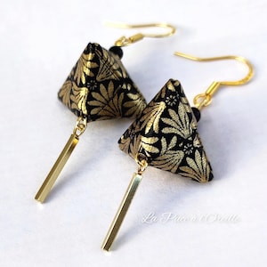 Schwarze und goldene Origami-Ohrringe aus japanischem Papier