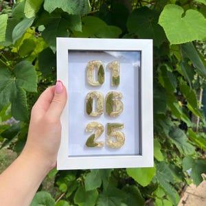 ANNIVERSARY DATE FRAME | Resin Date Keepsake | Surname Last Name | Couple Gift Idea | Dried Flowers Confetti | Floral Numbers | Wedding Day
