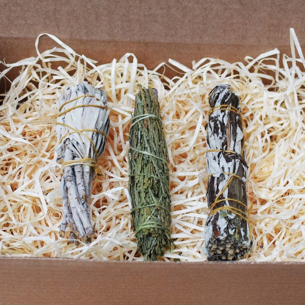 Smudge Stick Selection Box - Purifying Sage, Mugwort & Cedar