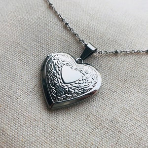 Heart locket necklace, silver, chain, locket, heart, gift, friends, partner, photo, picture, personal, individual, locket amulet image 1