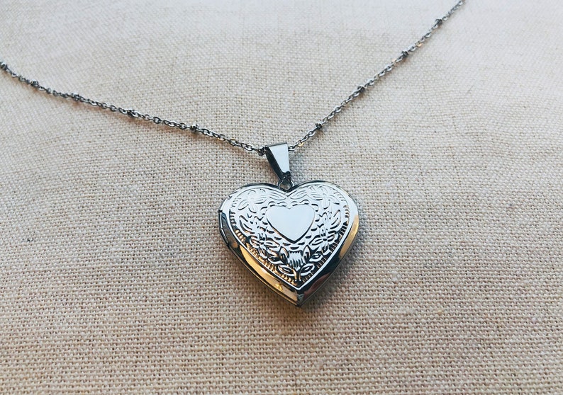 Heart locket necklace, silver, chain, locket, heart, gift, friends, partner, photo, picture, personal, individual, locket amulet image 4