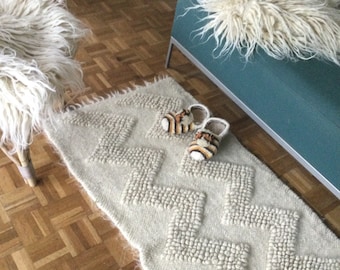 Scandinavian  Style ZigZag White Rug Organic Sheep Wool Hand Loom  Handmade Custom Made