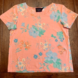 Shirt / Vintage / Liz Claiborne - Crazy Horse / Short Sleeve / Cotton / Flowers / Soft / Scoop Neck