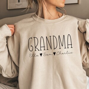 Personalized Grandma Sweatshirt, Custom Grandma Gifts, pregnancy announcement, new Grandma gift, mothers day gift, Grandma Shirt
