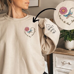 Custom Sleeve Names Sweatshirt, Personalized Mom Gifts, pregnancy announcement, new Grandma gift, Grammy Sweatshirt, Nonna mothers day gift