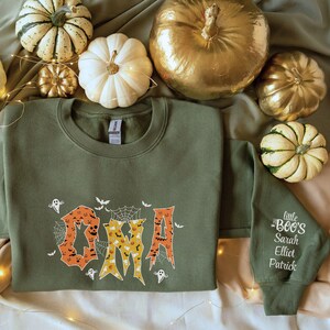 Personalisiertes Oma Halloween Sweatshirt, Oma Herbst Rundhalspullover, Oma Thanksgiving, benutzerdefinierte Oma Geschenke, Omas kleine Boos