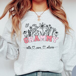 Personalised Grammy Sweatshirt, Custom Grammy Gifts, pregnancy announcement, new Grammy gift, grandma gift, mothers day gift, Grammy Shirt