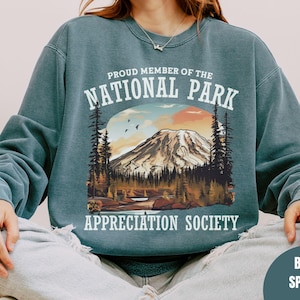 Vintage National Park Sweatshirt, Comfort Colors National Park Lovers Sweater, Hiking Crewneck sweatshirt, National Park Gift for Traveler