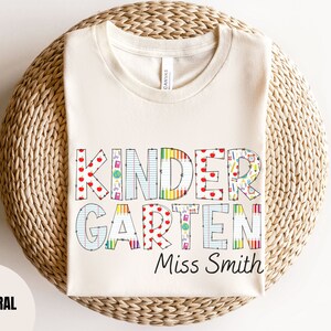 Camiseta personalizada para maestros, camiseta de regreso a la escuela, camiseta personalizada con nombre para maestros, regalo para maestros, primer día de clases, camiseta para maestros de jardín de infantes