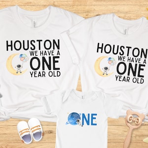 Houston, temos uma camiseta de aniversário espacial de um ano, camisetas de família combinando, primeira festa de aniversário, 1º aniversário, aniversário de astronauta, galáxia