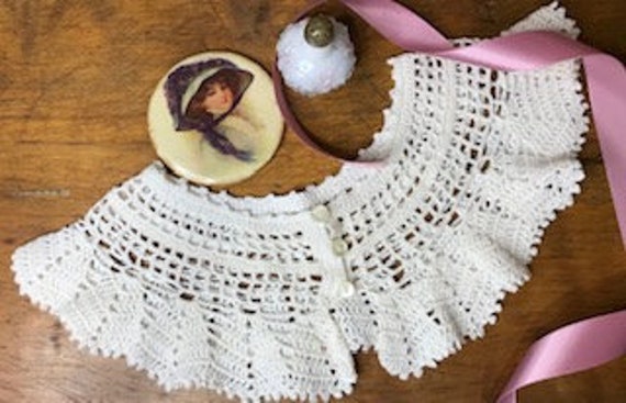 Hand Made White Crocheted Lace Collar; Vintage Ap… - image 8