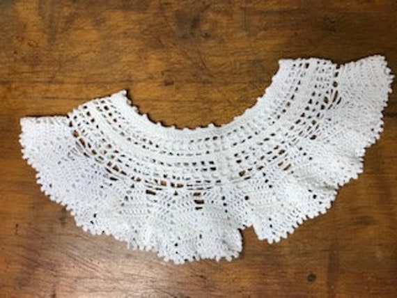 Hand Made White Crocheted Lace Collar; Vintage Ap… - image 2