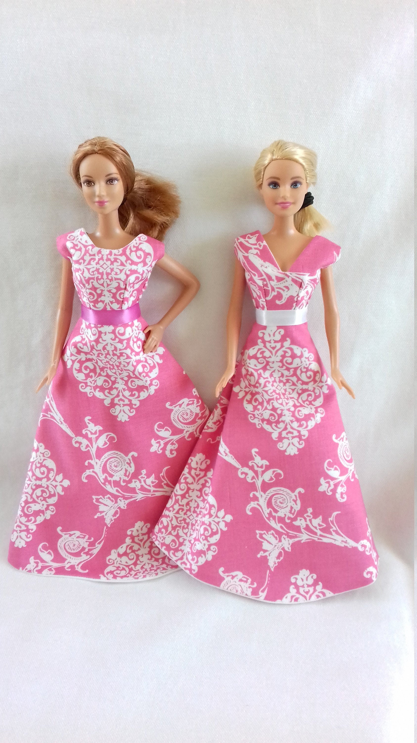 Abendkleid für Barbie mit arabesken Muster auf rosa | Etsy