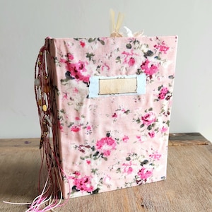 Floral Junk Journal Pink - papier barwiony kawą, karton, strony w linie i puste