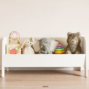 Spacious Toy Chest: Modern Nursery & Playroom Storage