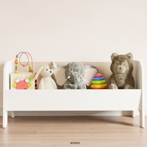 Spacious Toy Chest Toy Storage Solution for Nursery and Playroom Storage image 1