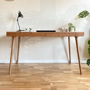 Mid Century Modern Wooden Desk – Scandinavian Style Oak Office Desk for Writing & Computer Work