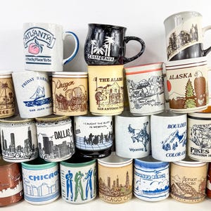 Kubek podróżny z pamiątkami w stylu vintage: Kalifornia, Nowy Jork, zabytki – Twój wybór