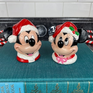 Saleiro e pimenteiro vintage Enesco Mickey e Minnie Mouse de Natal