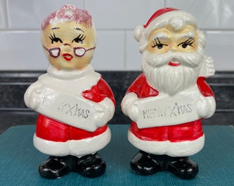Vintage Santa and Mrs. Claus Salt & Pepper Shaker Set, Kitschy Christmas Set, Merry X'Mas Signs, Granny glasses, hand Painted Japan Shakers