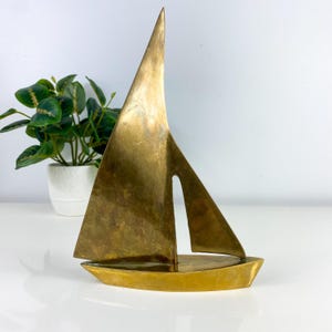 Vintage Brass Sailboat Nautical Decor, Brass Ship Decor, Desk Decor, Sailboat Figurine, Sailboat Shelf Decor, Paper Weight, Shelf Decor