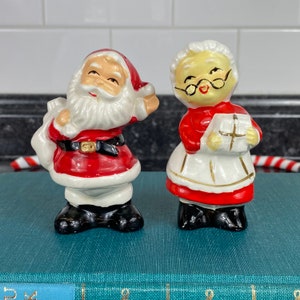Vintage Santa & Mrs. Claus Salt Pepper Shakers: Kitschy Christmas Decor
