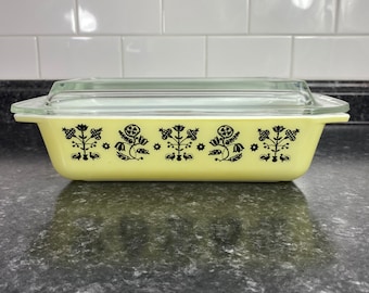 Vintage Pyrex Promotional Black Needlepoint, Yellow Embroidery Rectangular Space Saver Casserole 575,  2 Quart Vintage Pyrex Promotional