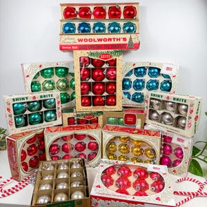 Vintage MCM Shiny Brite Retro Ornament gemischte Sets von 12 Quecksilberglasornamenten, Sie wählen: Pink, Blau, Grün, Silber, Gold und Rot