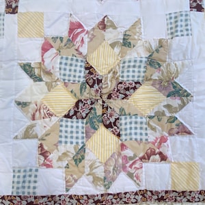 Vintage 16 Pointed Star Quilt, Large vintage blanket, hand crafted quilt, paisley florals checkers stripes image 3