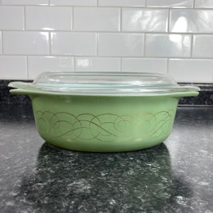 Vintage Pyrex Golden Scroll Small Casserole 043, 1 1/2 Quart Oval Casserole w/lid, 1962 Spring Summer Promotional Dish, Old Dishes, Grandmas