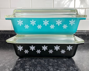 ヴィンテージ PYREX - ターコイズ スノーフレーク付きホワイト不透明