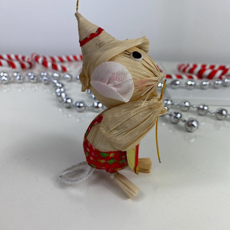 Vintage Corn Husk Retro Mouse Ornament, Mouse Wearing Calico Playing