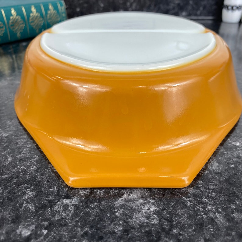 Vintage Pyrex Old Orchard Brownish Orange Divided Dish, Old Casserole Dish, No Lid 1970s Pyrex Casserole Dish, 1.5 Quart Serving Dish image 3