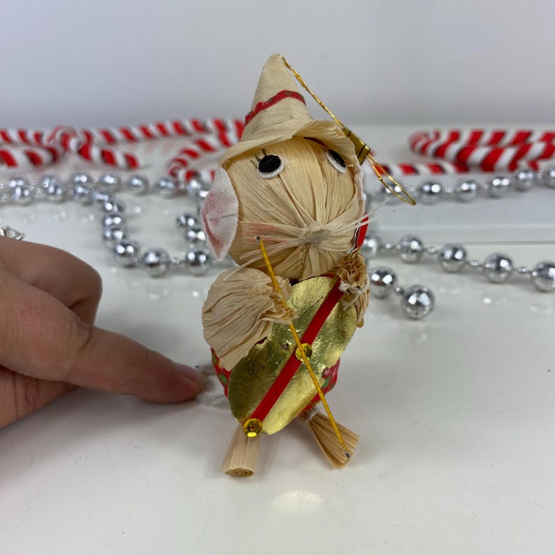 Vintage Corn Husk Retro Mouse Ornament, Mouse Wearing Calico Playing