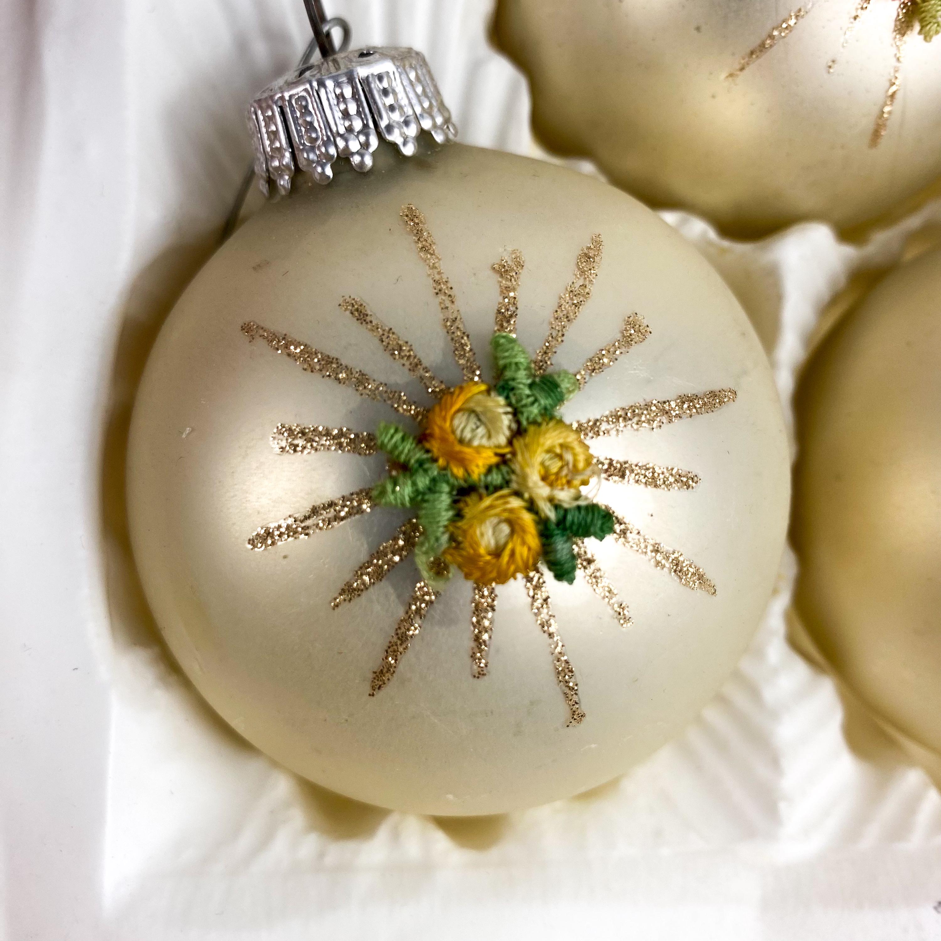 ヴィンテージゴールドスターバーストクリスマスオーナメント：1960年代