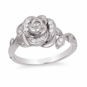 Verzauberte Disney Belle 1/2 Ct Runde geschnitten simuliert Diamant Verlobungsring, Rose Mode Ring, Weißgold Finish Ring