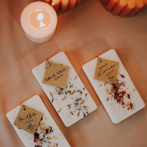 Flower-infused wax puck for wedding and baptism guest gifts