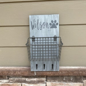 Personalized Wooden Dog Leash Holder Sign For Pet Parents