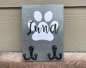 Personalized Wooden leash holder sign with hooks