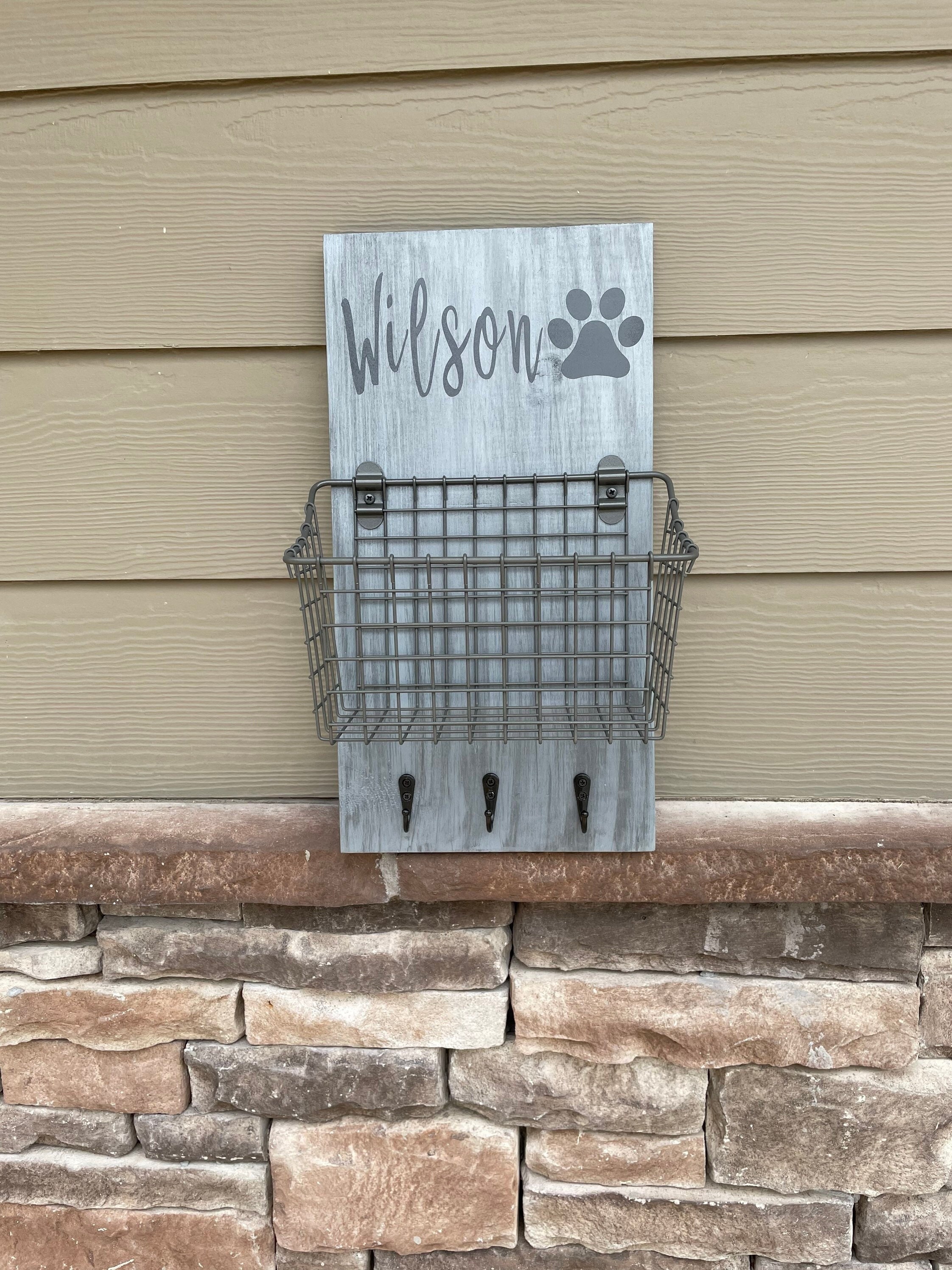 Personalized Wooden Dog Leash Holder Sign For Pet Parents