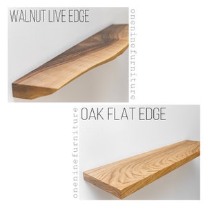 Puede incluir: Dos estantes de madera, uno con un borde vivo y otro con un borde plano. El estante de borde vivo est&aacute; hecho de madera de nogal y el estante de borde plano est&aacute; hecho de madera de roble. Ambos estantes est&aacute;n sin terminar y tienen un color de madera natural.