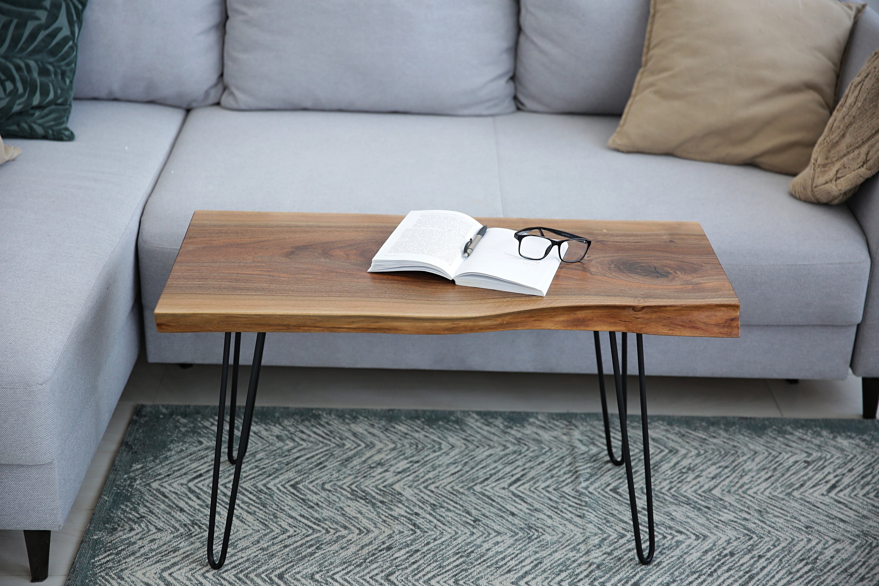 Live Edge Couchtisch Einzigartiger Couchtisch kleiner | Etsy