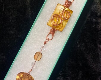 Púa de guitarra dorada/adorno de medios mixtos/atrapasueños.