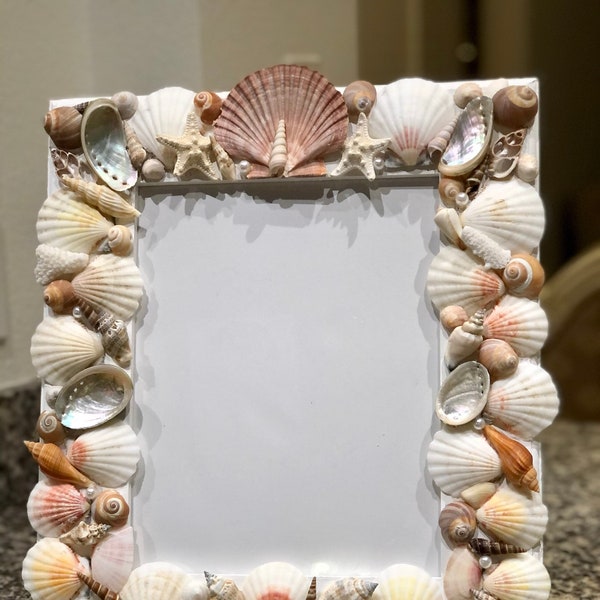 Seashell handcrafted photo frame, Handmade Picture Frame, Seashell decorated picture frame, Beach art frame, Seashell photo frame, frame