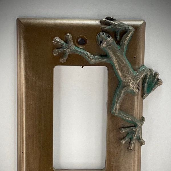 Tree Frog Switch Plate Single Rocker; frog on right