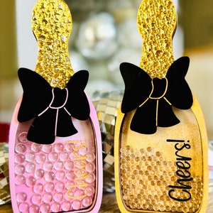 Botella de champán para celebraciones - Decoración de madera - Bandeja escalonada