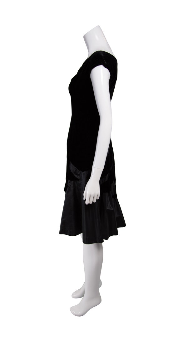 Vintage 1940s Black Velvet Cocktail Dress - image 4