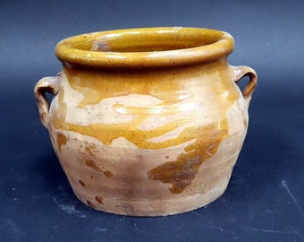 Earthenware glazed pot with handles